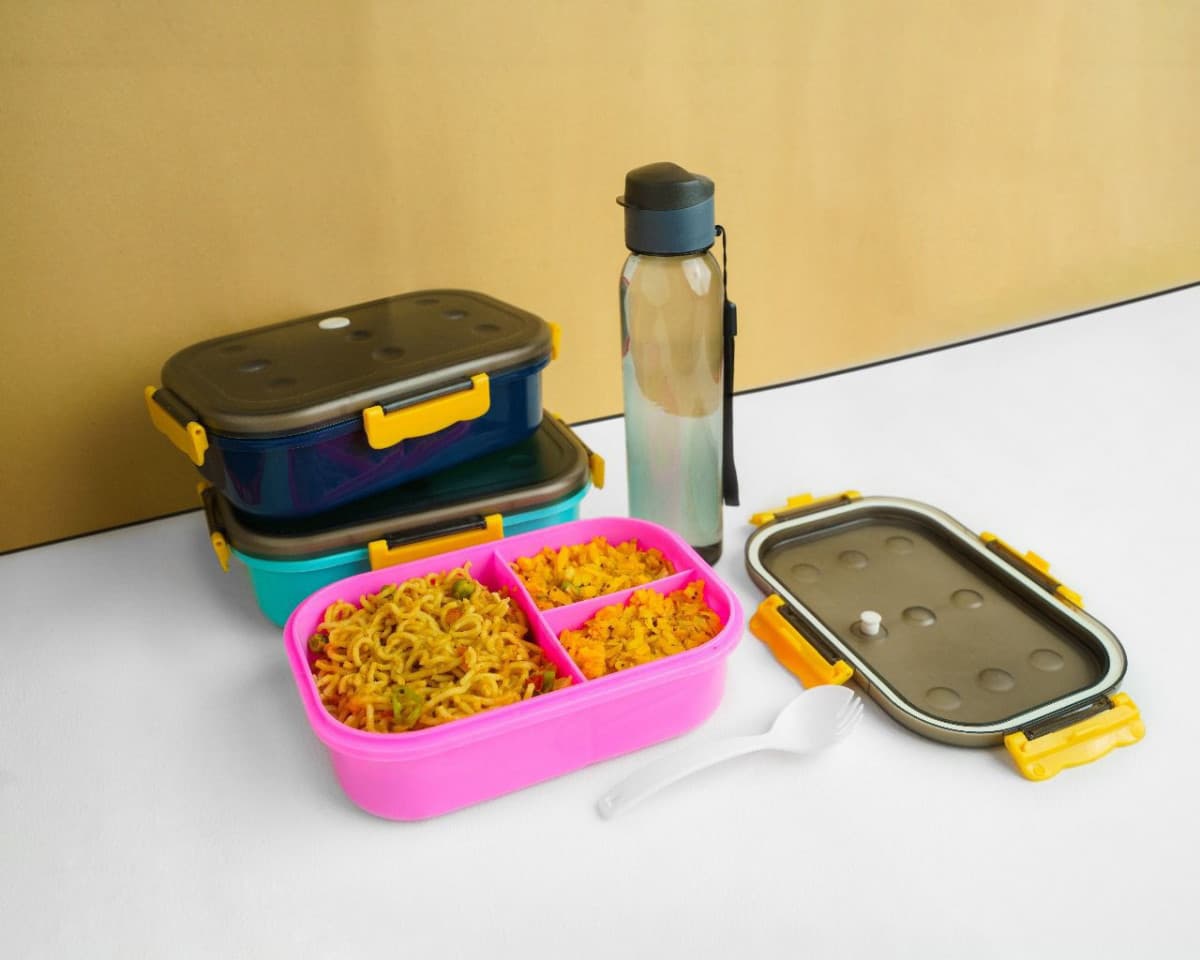 LUNCH BOX WITH BOTTLE