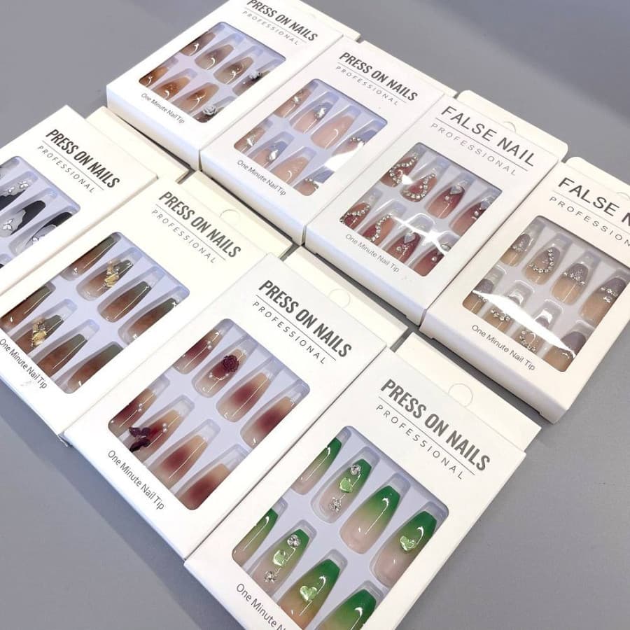 REUSABLE NAILS (PACK OF 24)